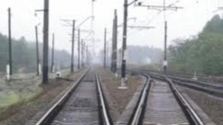 Станции Донецкой железной дороги разрушают танками (фото)