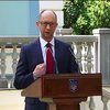 Яценюк: Путин вводит санкции против собственного народа