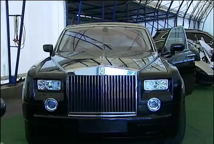 Миллионер Константиновский продал Rolls-Royce ради раненных военных