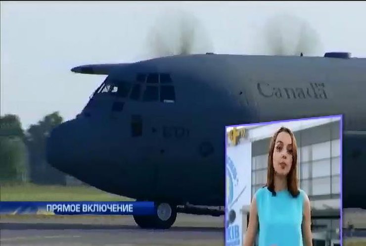 Из Канады прибыли самолеты с аммуницией для украинских военных
