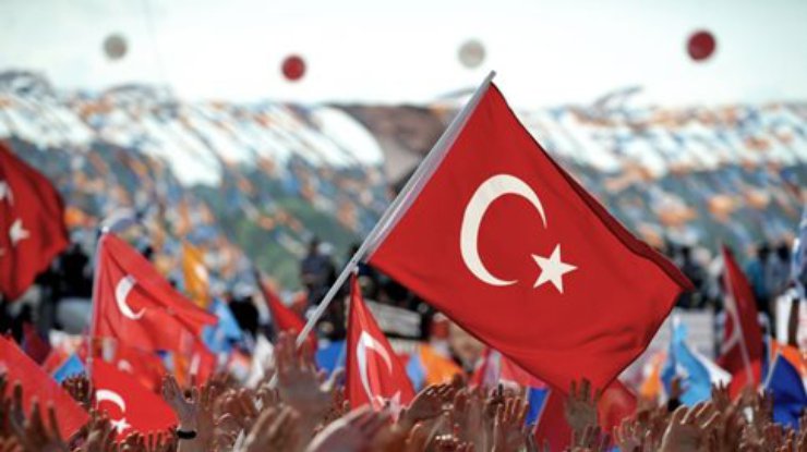 Народ Турции впервые участвует в выборах президента