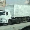 Для гуманитарного конвоя Россия перекрасила военные грузовики в белое (фото, видео)