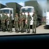Гуманітарний вантаж Москви супроводжують військові (відео)