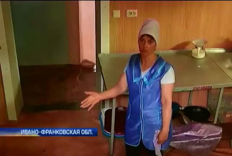 Отравление детей на курорте в Яремче связывают с голыми руками (видео)