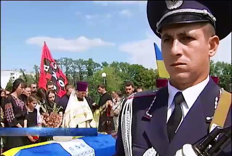 Мужа Татьяны Черновол похоронили рядом с Павлом Чубинским (видео)