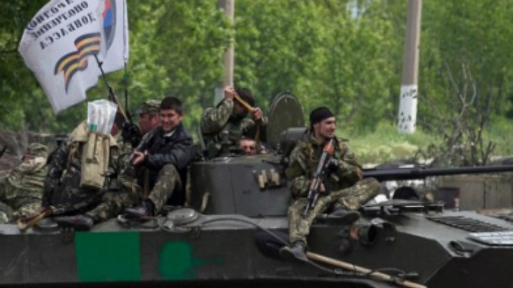 Разведка обнаружила более 600 террористов и танки в селе Рассыпное Донецкой области (видео, карта)