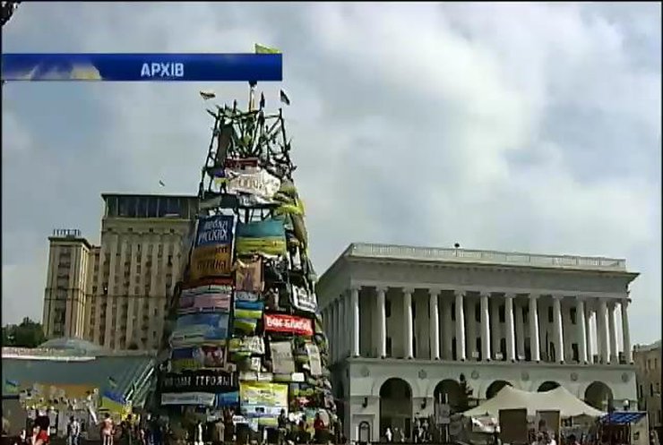 Комунальники почнуть розбирати новорічну ялинку з Майдану