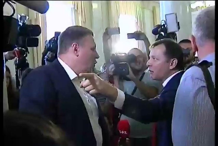 Депутат Шевченко влучним ударом відправив Ляшка у нокдаун