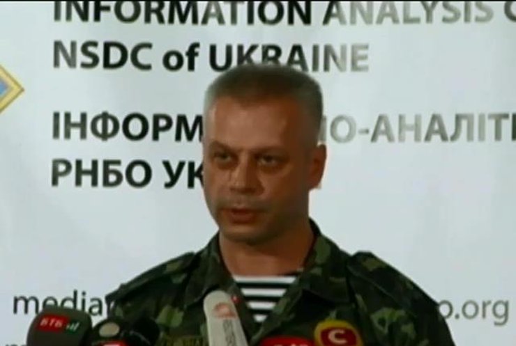 Українська артилерія знищила частину колони БТРів із Росії