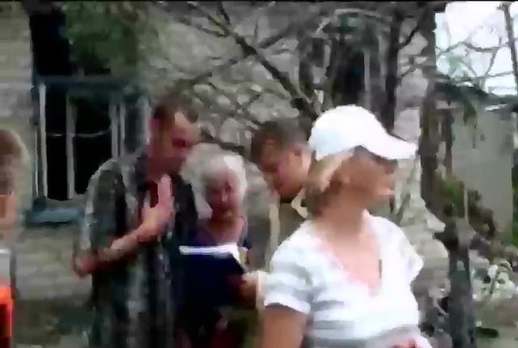 Из оккупированного Луганска не выпускают женщин и детей