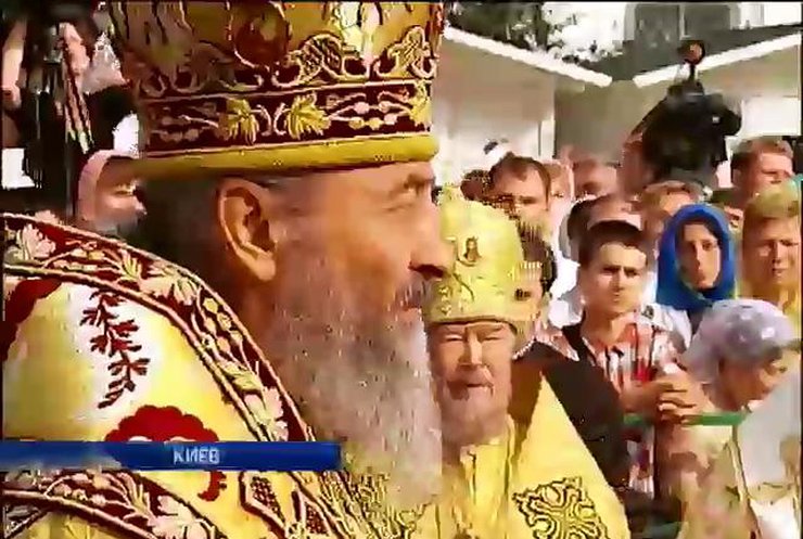 В Киево-Печерской Лавре интронизировали митрополита Онуфрия