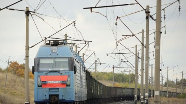 Донецкая железная дорога отменила поезда на Киев и Симферополь