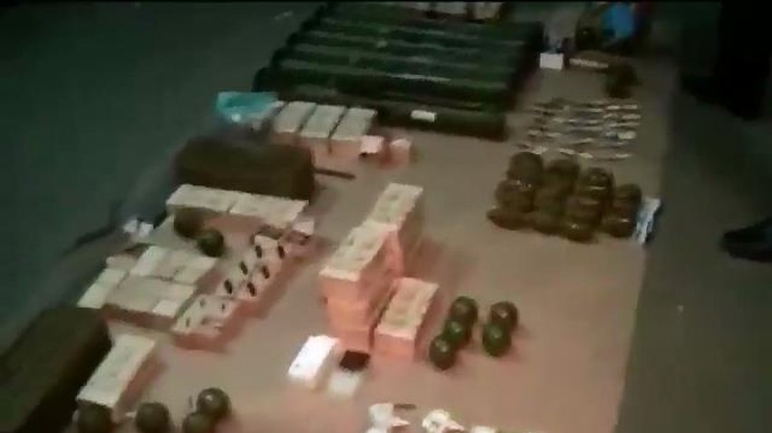 У Києві затримали 25-річного хлопця із справжнім арсеналом зброї