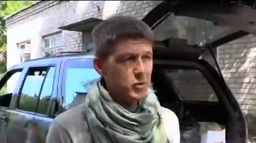 Добровольцы Правого сектора передали Красному кресту помощь для беженцев