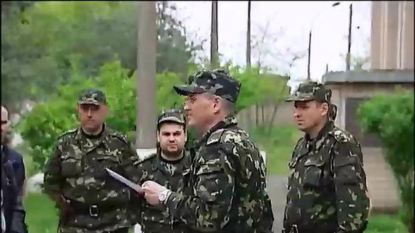 Порошенко призиває на війну спецпризначенців та артилеристів