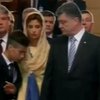 Сын Порошенко упал в обморок во время молебна за Украину (видео)