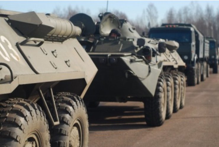 Під Амвросіївкою знищено колону із Росії: "КАМАЗи" зі зброєю та два БТРи (відео)