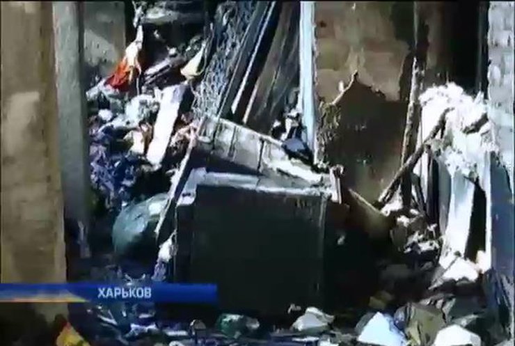 В Харькове произошел крупный пожар в 5-этажном доме (видео)
