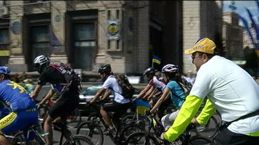 У столиці на честь Дня Незалежності пройшов патріотичний велопарад