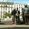 В Париже туристам предлагают экскурсии с бомжами-гидами (видео)