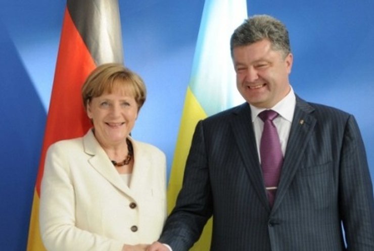 Интервью Меркель об Украине снова неправильно перевели