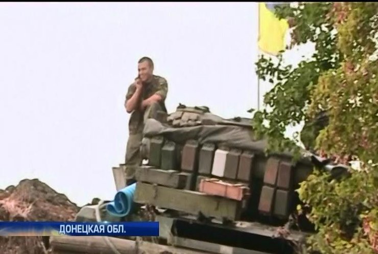 Россия готовит колонну бронетехники близ пункта пропуска Гуково - СНБО