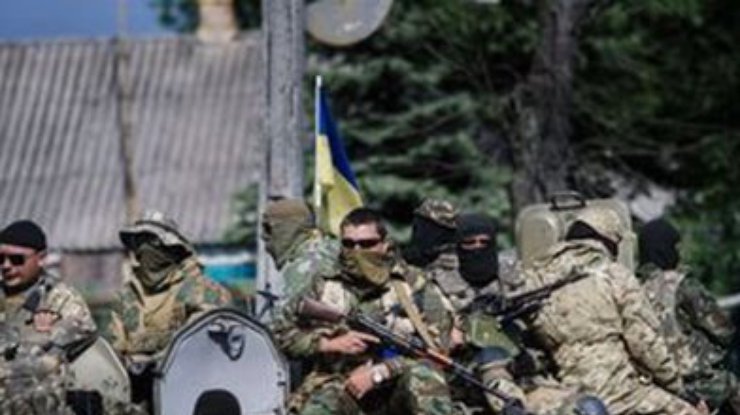 Возле Горловки и Иловайска уничтожены 225 террористов, танки, "Грады", минометы и "Смерч"