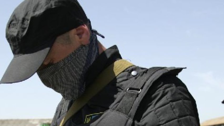 Комбат Донбасу звинувачує керівництво АТО в оточенні своїх військ
