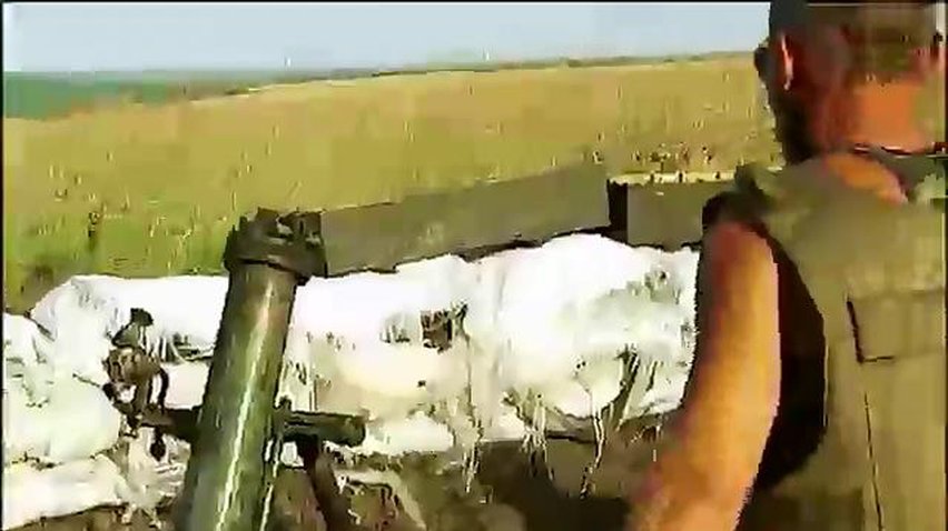 Украинские военные держат позиции на севере Луганска (видео)
