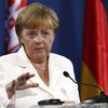 Меркель просит Путина объяснить присутствие российских войск в Украине