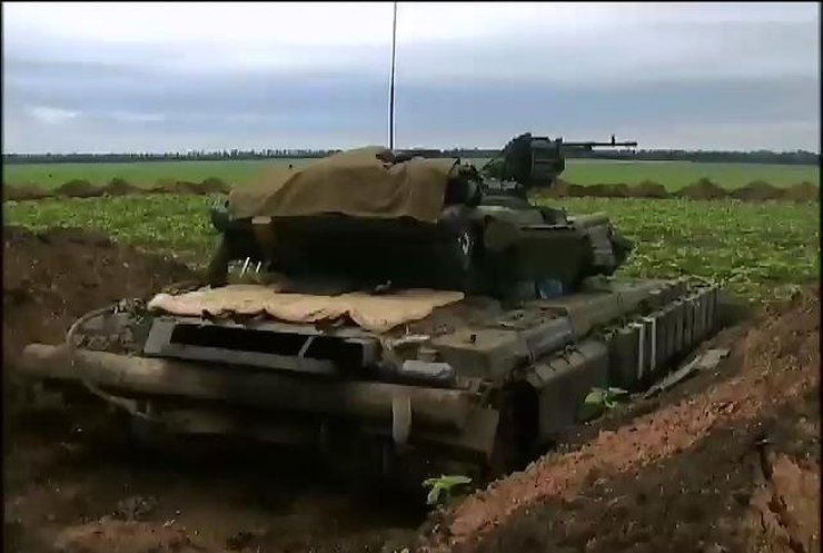 Украинская армия  укрепляет блокпосты под Мариуполем (видео)