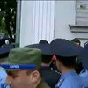У Харкові біля посольства Росії у міліцію кидали петарди