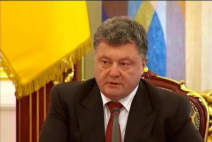 Порошенко вважає ситуацію на Донбасі контрольованою