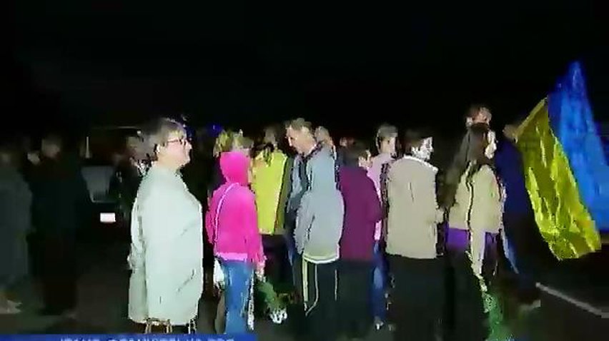 Івано-Франківськ зустрів бійців "Прикарпаття" квітами та оплесками (відео)