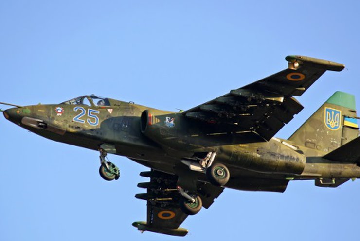 Украинский самолет СУ-25 сбил российский зенитный комплекс: экстренный выпуск 00:00