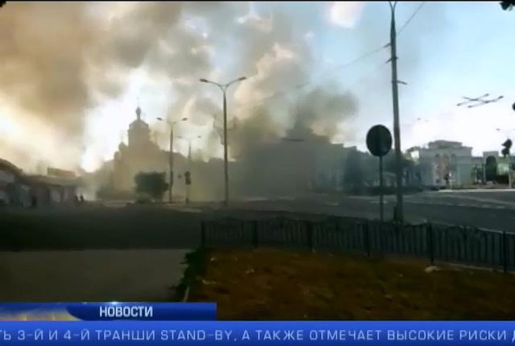 Донецкий вокзал в огне после попадания снаряда: экстренный выпуск 21:00