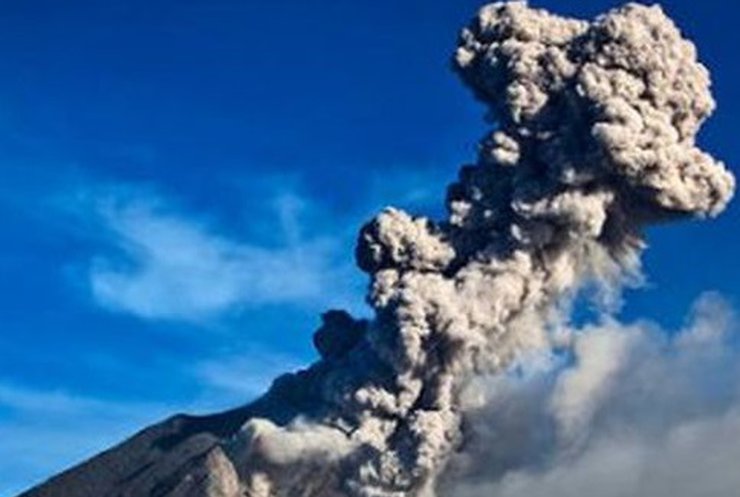 Виверження вулкана Бардарбунга в Ісландії загрожує літакам (відео)
