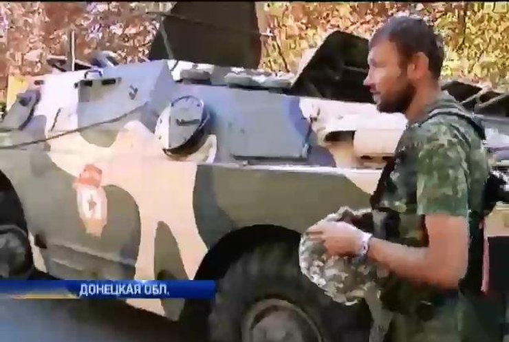 В Иловайске жители напуганы засильем террористов в городе (видео)