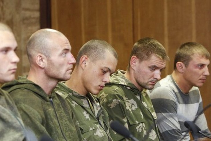 Отпущенные на родину российские десантники не добрались домой (видео)