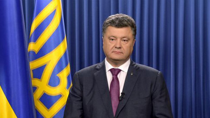 Порошенко обещает кадровые перестановки из-за событий в зоне АТО