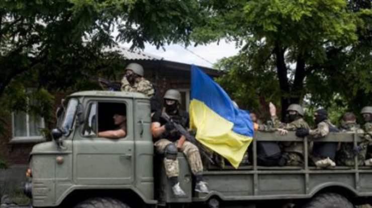 Украинская армия покидает город Красноармейск Донецкой области