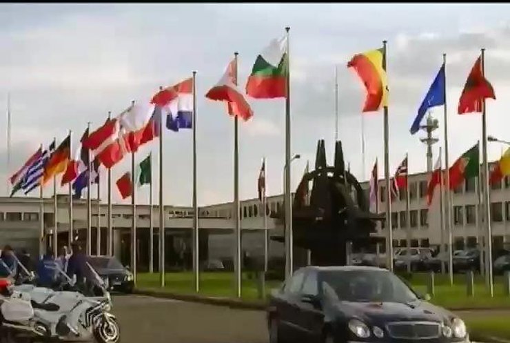 НАТО створять 10 тисячний загін сил швидкого реагування