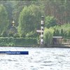 Скромный мэр Вышгорода построил хоромы с маяком и золотой часовней (видео)