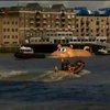 У Лондоні посеред Темзи з'явився 20-метровий бегемот