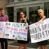 Активисты обвиняют Жванию в блокировании закона о выборах (видео)