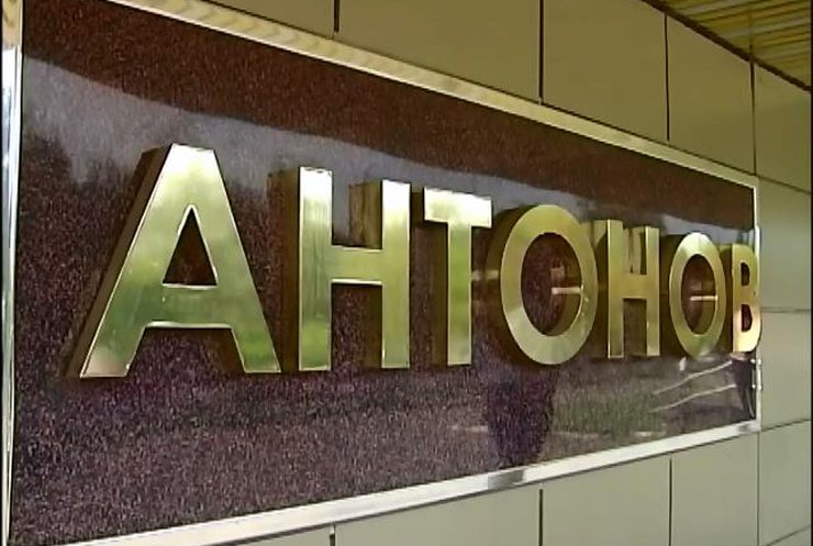 В "Антонові" повстали проти проросійського керівника (відео)