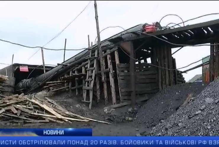 Терористи розграбовують шахти Донбасу: екстрений випуск 13:00