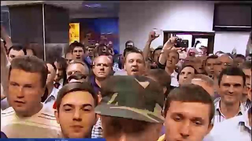 Робітники "Антонова" не пустили нового директора на завод (відео)