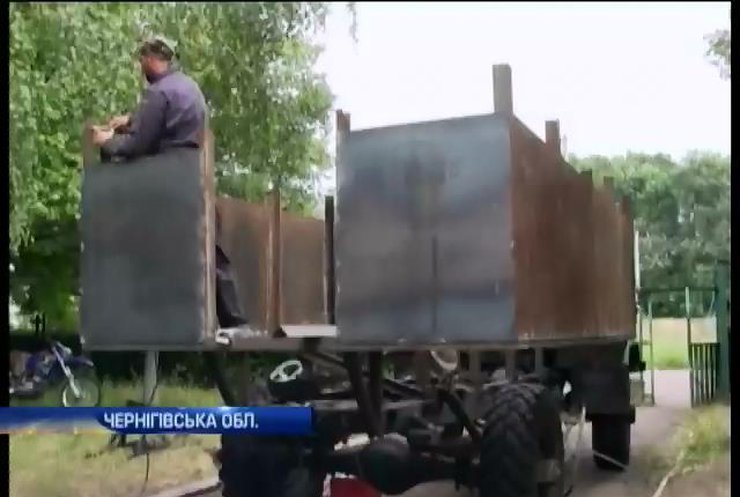 Активісти Чернігівщини реставрують броньовик для військових (відео)