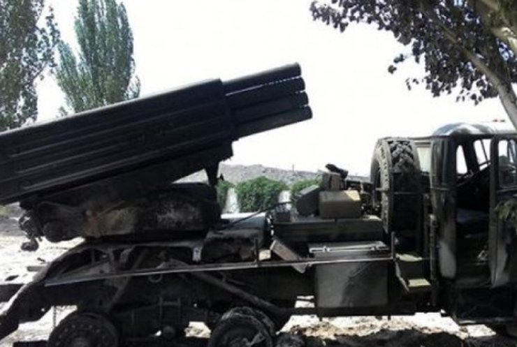 Россия "Градами" разбомбила военный лагерь украинских военных на Луганщине